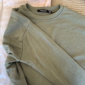 Open back cropped sweatshirt!